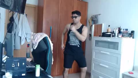 pollitoromantico online show from March 19, 2026, 12:09 pm