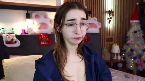 Polly online show from December 21, 2025, 8:10 am