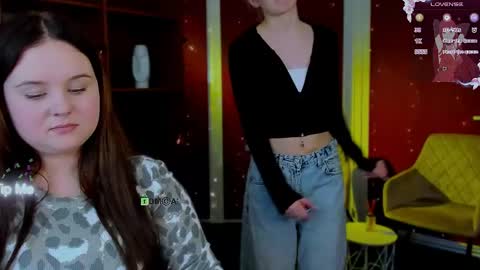 polly_more online show from April 21, 2026, 1:42 am