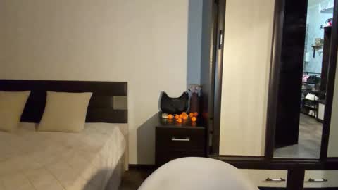 polly_skil online show from February 20, 2026, 6:30 pm