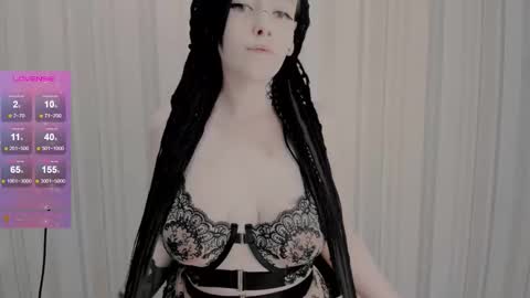 Polly online show from November 9, 2025, 9:07 am