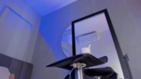 POLLY online show from November 12, 2025, 10:37 am