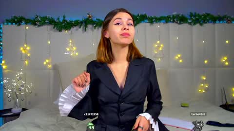 Polly online show from December 17, 2024, 9:38 pm