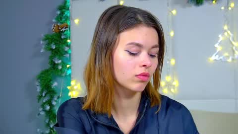 Polly online show from December 19, 2024, 2:23 am