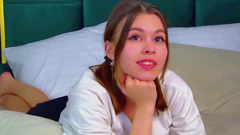 Polly online show from March 11, 2025, 4:32 am