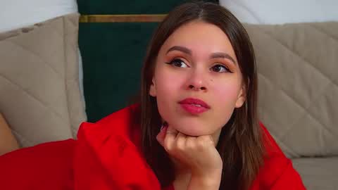 Polly online show from November 5, 2025, 7:30 am