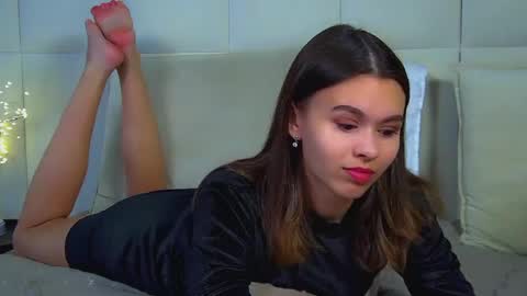 Polly online show from April 23, 2026, 6:21 pm