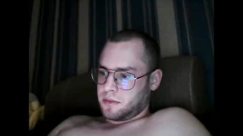 Snapshot of polovinki2020 chatting on December 2, 2025, 9:10 pm polovinki2020 online show from December 2, 2025, 9:10 pm