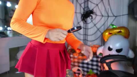 Snapshot of polvodeestrellas_ chatting on October 31, 2025, 11:28 pm - Help me Reach 100 thumbs up online show from October 31, 2025, 11:28 pm