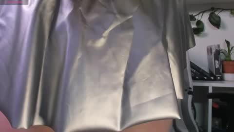 ponchik_ponponchik online show from June 1, 2026, 6:42 pm
