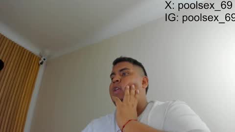 Snapshot of poolsexx_69 chatting on September 10, 2025, 8:20 pm poolsexx_69 online show from September 10, 2025, 8:20 pm
