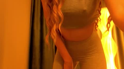 April online show from September 27, 2025, 6:35 pm