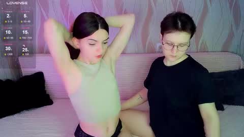 Ana and Tati online show from December 16, 2025, 9:20 pm