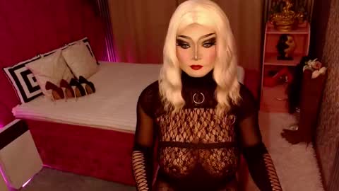 Snapshot of pornstarshaina chatting on December 24, 2024, 1:16 am pornstarshaina online show from December 24, 2024, 1:16 am