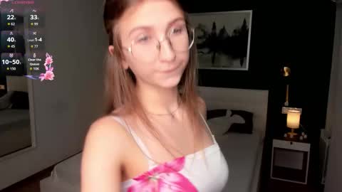 Elizabeth online show from November 11, 2025, 7:25 pm