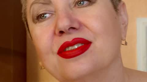 LADY POSH online show from October 28, 2025, 10:34 pm