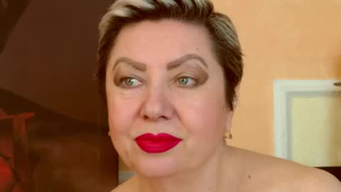 LADY POSH online show from April 8, 2026, 8:20 pm