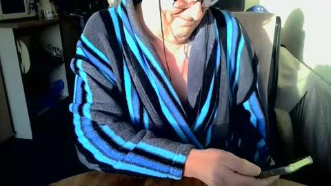 Snapshot of poshman65 chatting on February 18, 2025, 8:27 am poshman65 online show from February 18, 2025, 8:27 am