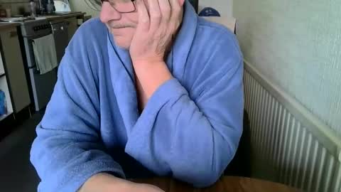 poshman65 online show from November 23, 2025, 12:27 pm