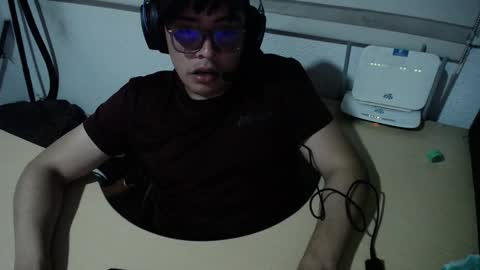 Snapshot of powerfulzeus2 chatting on September 10, 2025, 4:01 am powerfulzeus2 online show from September 10, 2025, 4:01 am