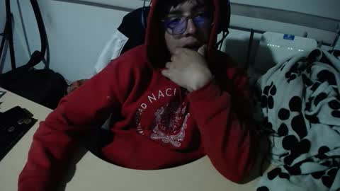 Snapshot of powerfulzeus2 chatting on September 16, 2025, 1:17 am powerfulzeus2 online show from September 16, 2025, 1:17 am