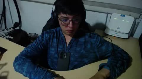 Snapshot of powerfulzeus2 chatting on September 18, 2025, 2:02 am powerfulzeus2 online show from September 18, 2025, 2:02 am