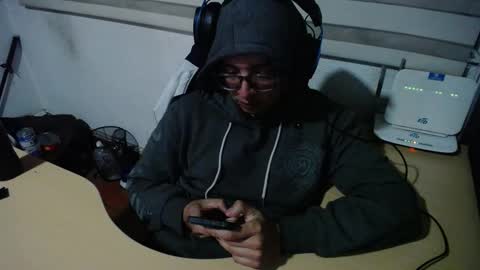 Snapshot of powerfulzeus2 chatting on September 24, 2025, 3:10 am powerfulzeus2 online show from September 24, 2025, 3:10 am