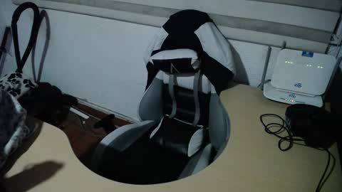 Snapshot of powerfulzeus2 chatting on September 25, 2025, 2:15 am powerfulzeus2 online show from September 25, 2025, 2:15 am