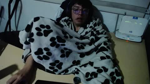 Snapshot of powerfulzeus2 chatting on September 28, 2025, 6:19 am powerfulzeus2 online show from September 28, 2025, 6:19 am