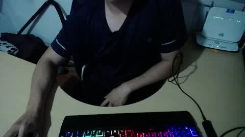 Snapshot of powerfulzeus2 chatting on October 6, 2025, 12:30 am powerfulzeus2 online show from October 6, 2025, 12:30 am