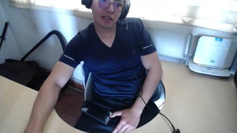 Snapshot of powerfulzeus2 chatting on October 6, 2025, 6:38 pm powerfulzeus2 online show from October 6, 2025, 6:38 pm