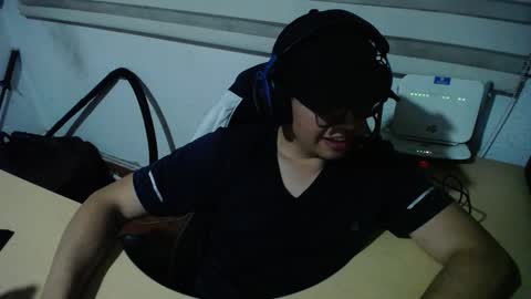 Snapshot of powerfulzeus2 chatting on October 8, 2025, 1:36 am powerfulzeus2 online show from October 8, 2025, 1:36 am