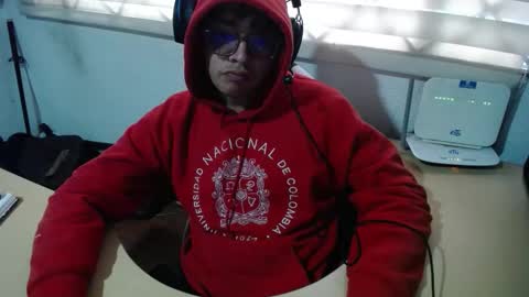 Snapshot of powerfulzeus2 chatting on October 13, 2025, 6:41 pm powerfulzeus2 online show from October 13, 2025, 6:41 pm