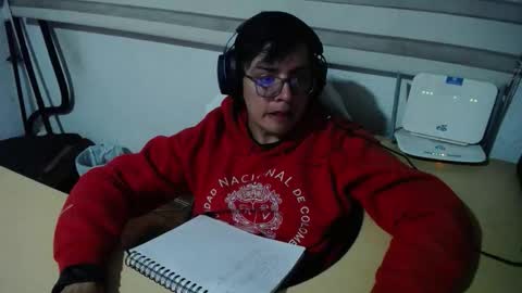 Snapshot of powerfulzeus2 chatting on October 17, 2025, 2:37 am powerfulzeus2 online show from October 17, 2025, 2:37 am