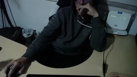 Snapshot of powerfulzeus2 chatting on October 23, 2025, 5:29 am powerfulzeus2 online show from October 23, 2025, 5:29 am