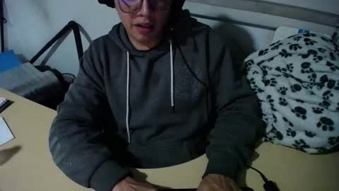 Snapshot of powerfulzeus2 chatting on October 28, 2025, 2:59 am powerfulzeus2 online show from October 28, 2025, 2:59 am