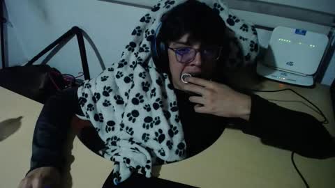 Snapshot of powerfulzeus2 chatting on October 29, 2025, 2:58 am powerfulzeus2 online show from October 29, 2025, 2:58 am