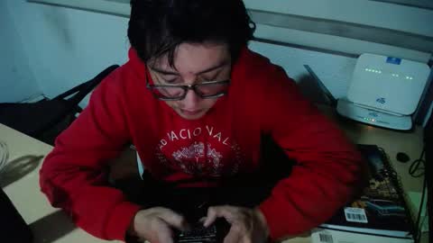 Snapshot of powerfulzeus2 chatting on November 6, 2025, 3:29 am powerfulzeus2 online show from November 6, 2025, 3:29 am