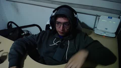 Snapshot of powerfulzeus2 chatting on November 15, 2025, 3:04 am powerfulzeus2 online show from November 15, 2025, 3:04 am