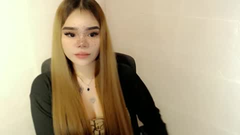 MAXXINE online show from April 11, 2026, 7:35 am