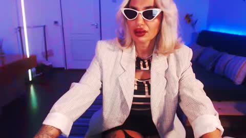 Victoria online show from December 8, 2024, 3:00 am