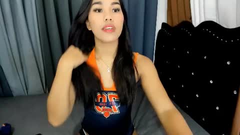 pretteamaxine online show from July 7, 2026, 7:23 am