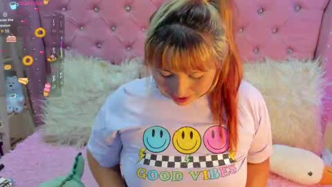 Snapshot of pretti__violet_ chatting on September 23, 2025, 3:09 am Pretti Violet online show from September 23, 2025, 3:09 am