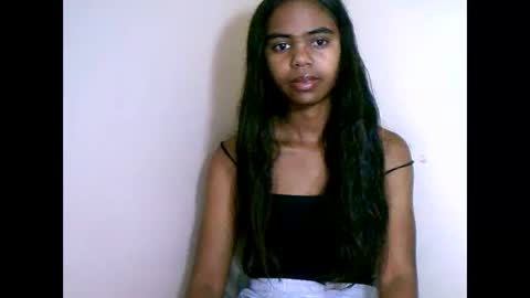 prettiethalia online show from October 27, 2025, 8:07 am