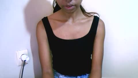 Snapshot of prettiethalia chatting on February 2, 2026, 10:14 am prettiethalia online show from February 2, 2026, 10:14 am