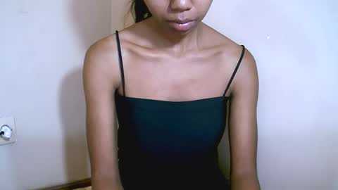 Snapshot of prettiethalia chatting on February 21, 2026, 9:54 am prettiethalia online show from February 21, 2026, 9:54 am