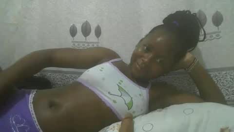 Snapshot of pretty_abella chatting on February 19, 2025, 11:49 am abella online show from February 19, 2025, 11:49 am