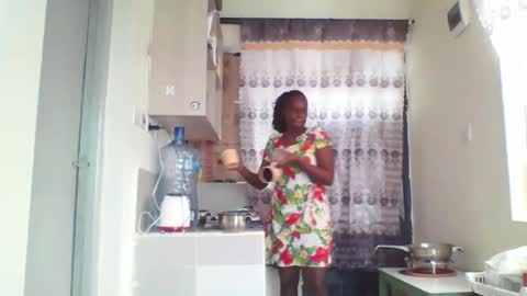 Snapshot of pretty_beib chatting on September 18, 2025, 7:32 am Karol online show from September 18, 2025, 7:32 am