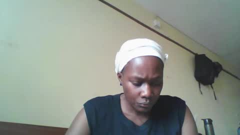 Snapshot of pretty_beib chatting on October 23, 2025, 6:13 am Karol online show from October 23, 2025, 6:13 am