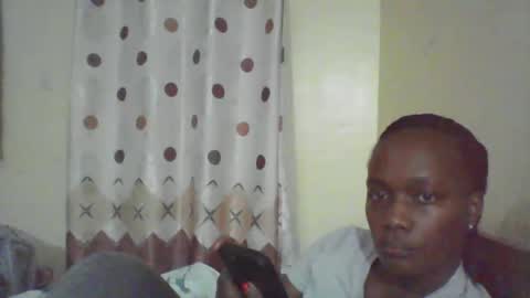 Snapshot of pretty_beib chatting on November 3, 2025, 4:19 pm Karol online show from November 3, 2025, 4:19 pm